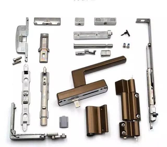 越來(lái)越火的內(nèi)開(kāi)內(nèi)倒窗，到底值不值得安裝？過(guò)來(lái)人親述 五金配件是靈魂！